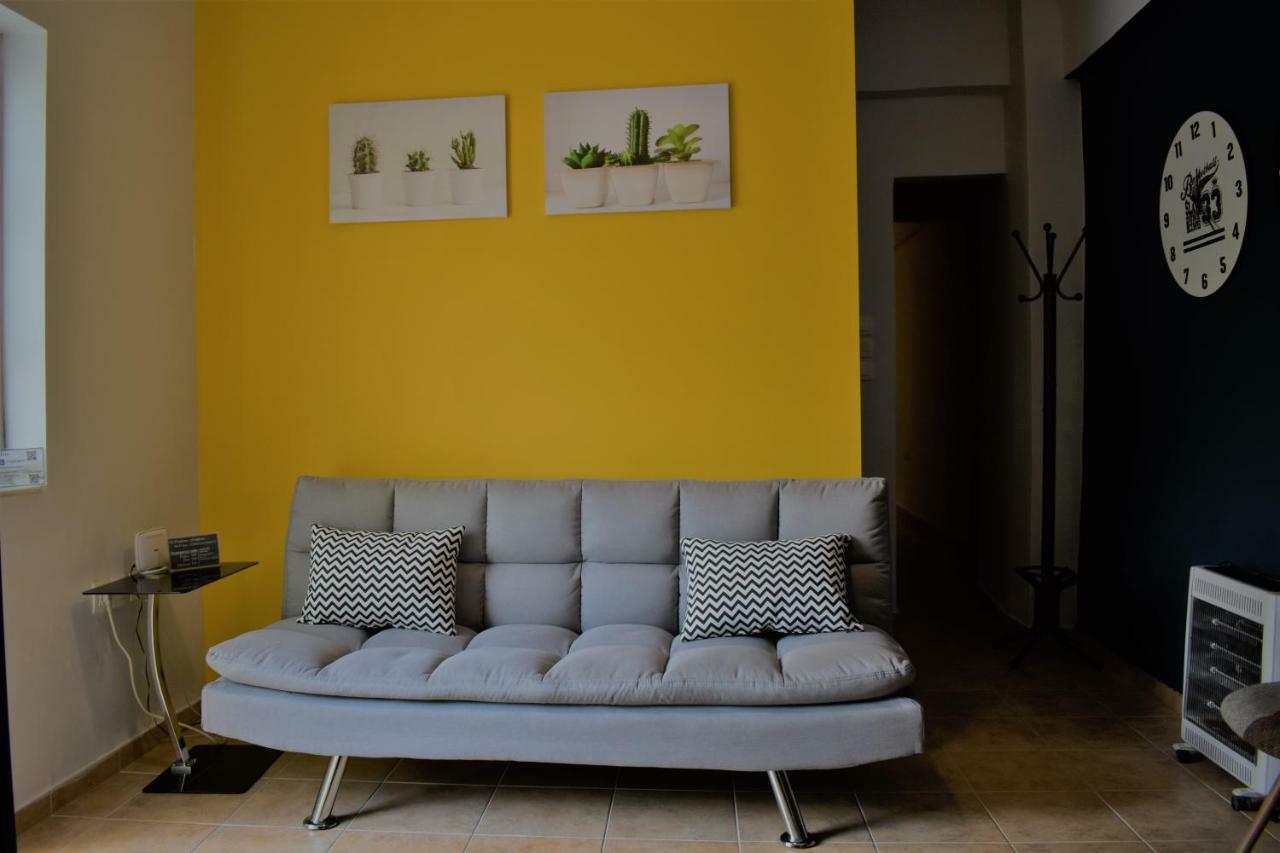 Cozy Apartment In Central アテネ エクステリア 写真